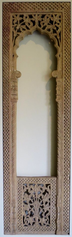 Architectural screen from India, 18th century, sandstone, Honolulu Museum of Art 6122.1