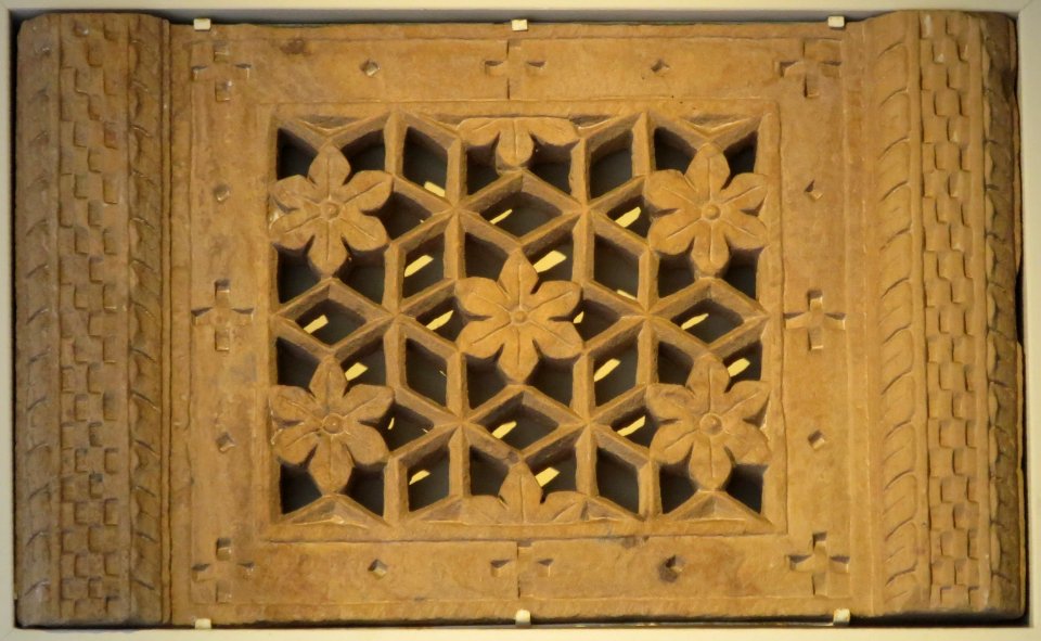 Architectural screen from India, 18th century, sandstone, Honolulu Museum of Art 6120.1