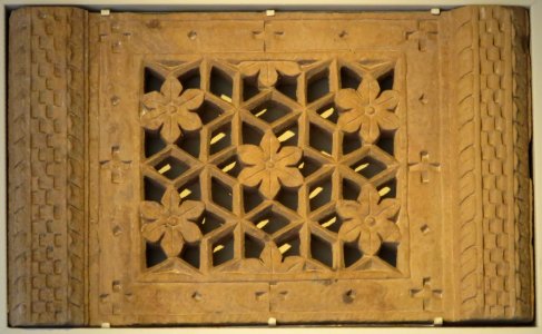 Architectural screen from India, 18th century, sandstone, Honolulu Museum of Art 6120.1
