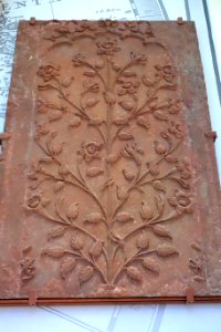 Architectural Panel, India, Mughal style, 17th century, sandstone - Brooklyn Museum - Brooklyn, NY - DSC08260
