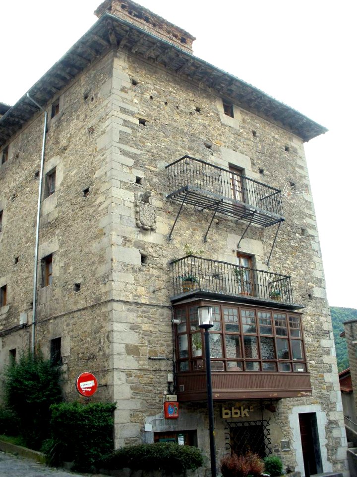 Arceniega - Torre y palacio de Ortiz de Molinillo de Velasco 03