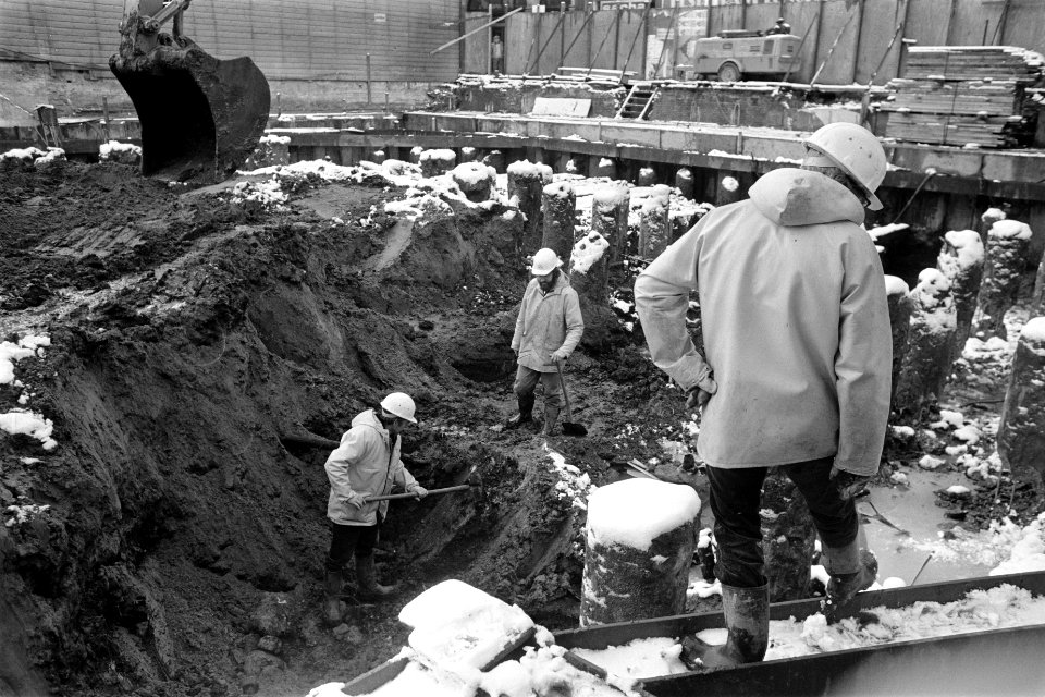 Archeologische dienst A'dam heeft aan Kalverstraat op plaats van voormalig Hotel, Bestanddeelnr 931-1947