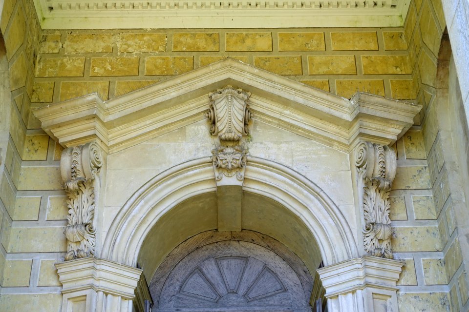 Archer Pavilion detail - Wrest Park - Bedfordshire, England - DSC08134