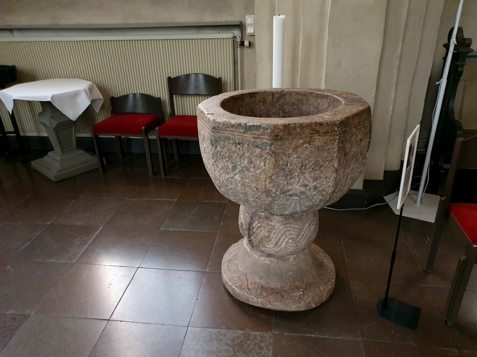 Arboga heliga trefaldighets kyrka dopfunt
