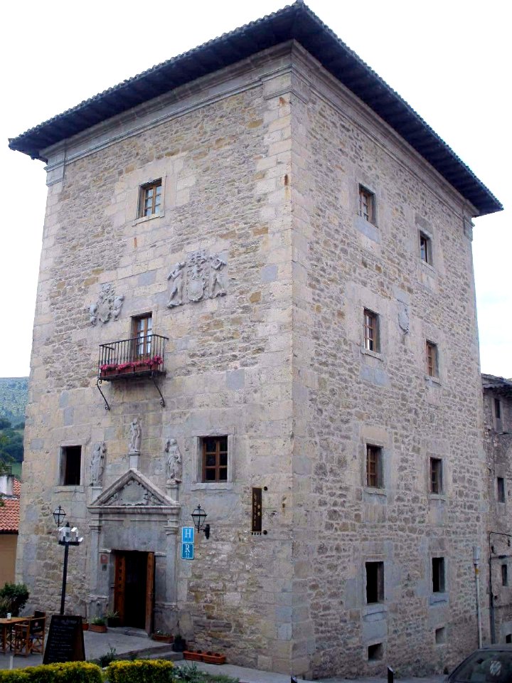 Arceniega - Torre y palacio de Ortiz de Molinillo de Velasco 04