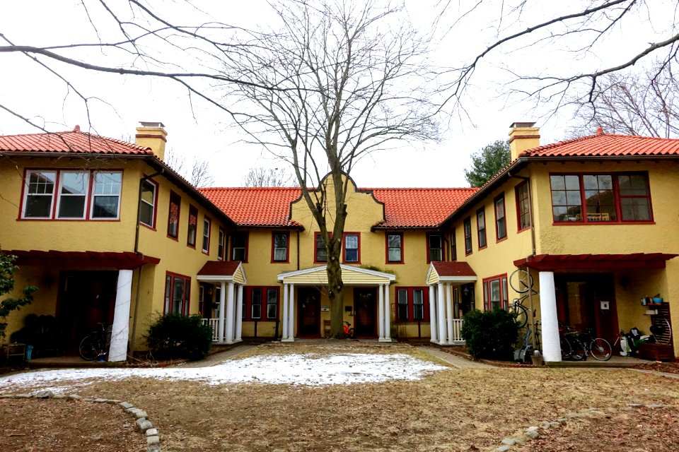 Apartment building - Arlington, MA - DSC08421