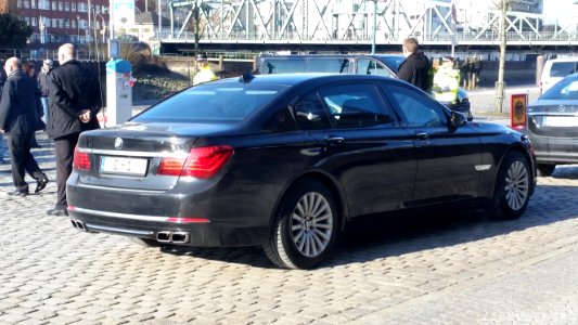 Antrittsbesuch Bundespräsident Steinmeier in Bremerhaven, Dienstfahrzeug vor dem Historischen Museum