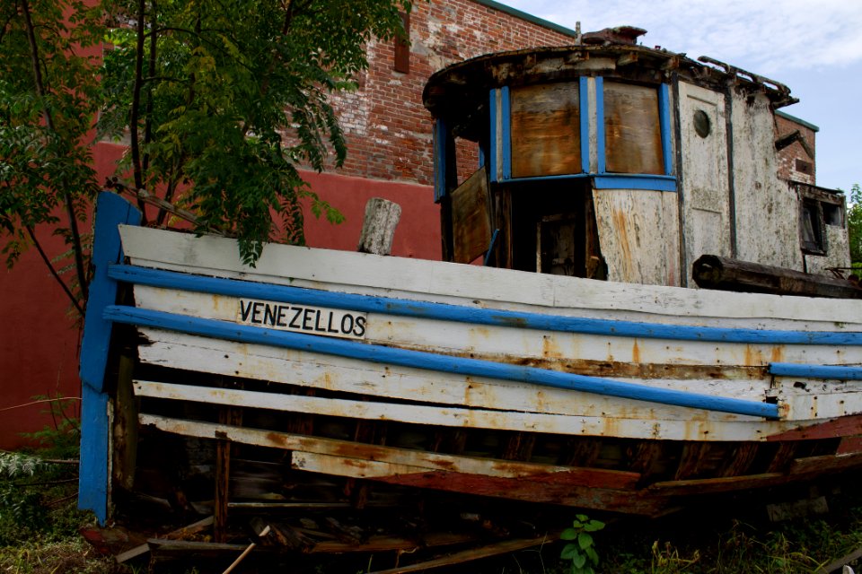 Apalachicola Boat on Ave E