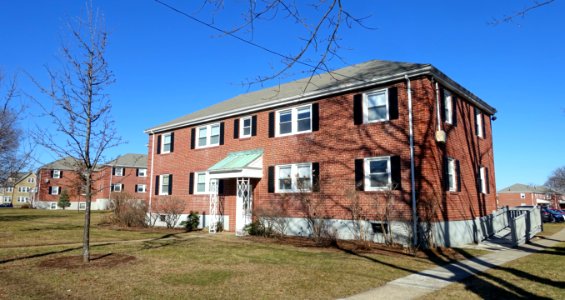 Apartment buildings - Arlington, MA - DSC06162