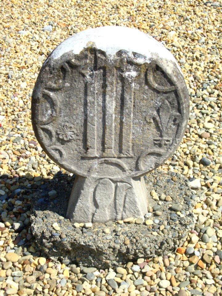 Arbonne (Pyr-Atl., Fr) relocated basque stele 2