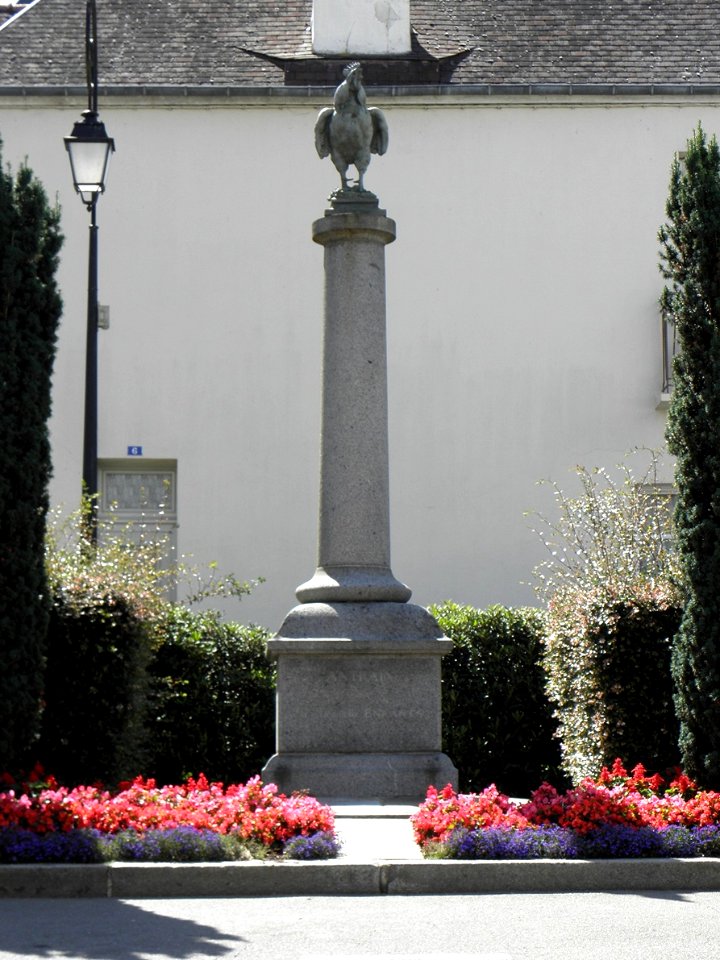 Antrain (35) Monument aux morts