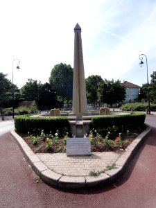 Antony (Hauts-de-Seine) obelisque Square Lexington