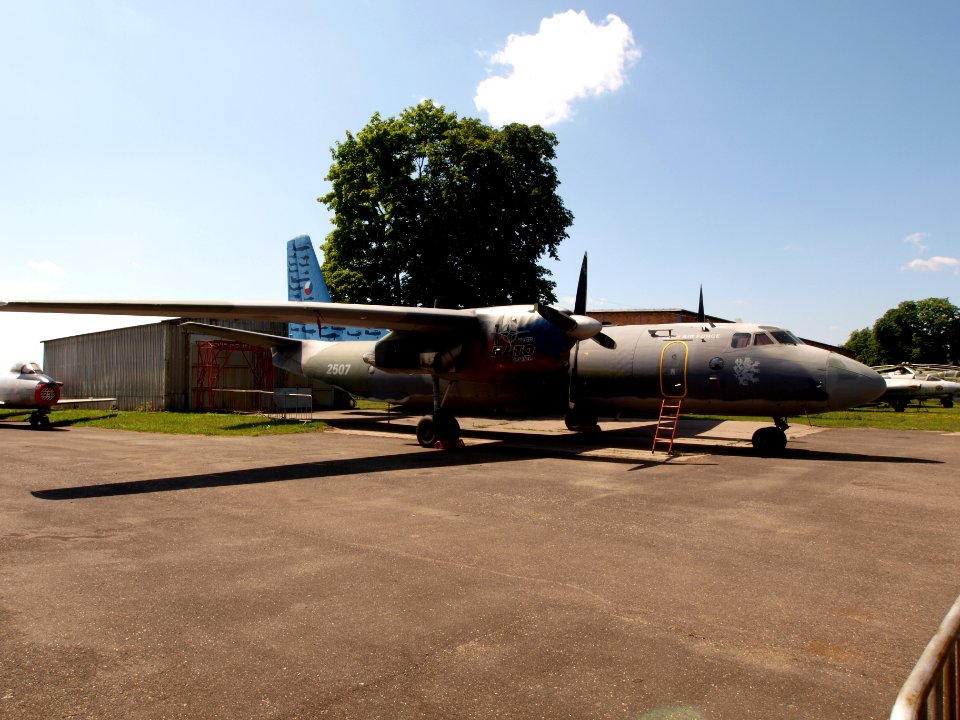 Antonov An-26 Czech airforce 2507 pic5