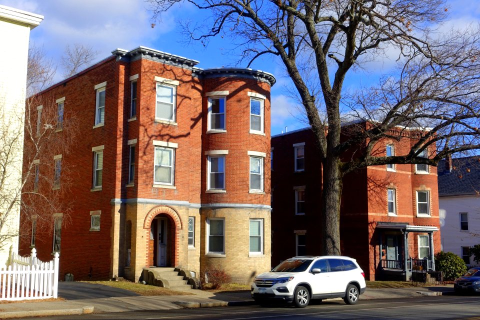 Apartment buildings - Arlington, MA - DSC02917