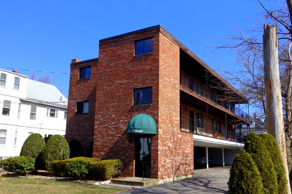 Apartment building - Arlington, MA - DSC09353