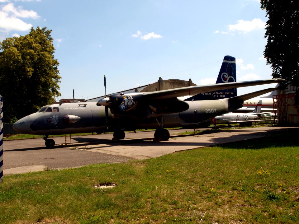 Antonov An-26 Czech airforce 2507 pic3