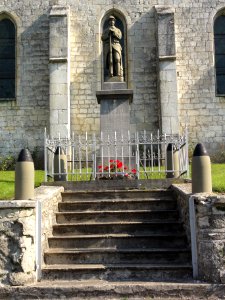 Aouste (Ardennes) Monument aux morts
