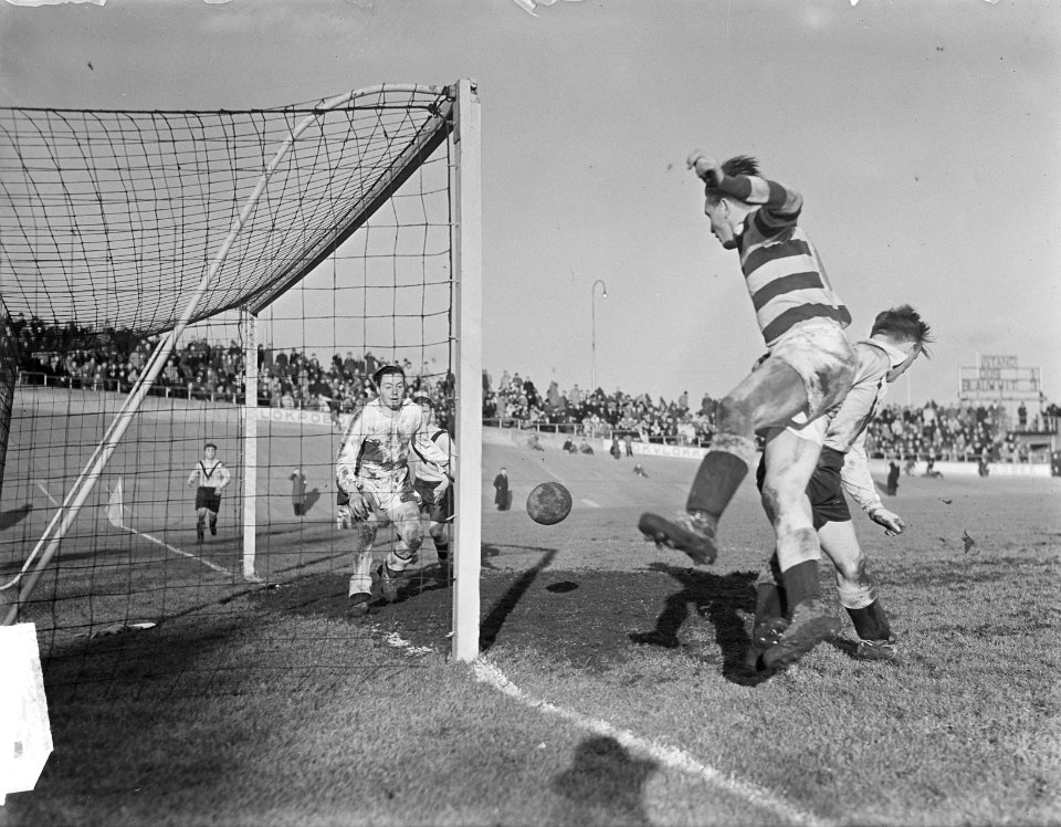 AOS tegen Blauw-Wit 1-3 voetbal, Bestanddeelnr 903-8153