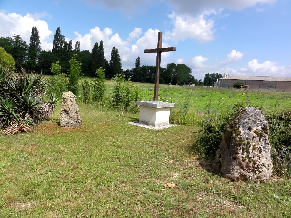 Antran (Vienne) croix de chemin sortie sud