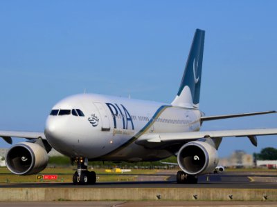 AP-BEG PIA Pakistan International Airlines Airbus A310-308 - cn 653 taxiing 21july2013 pic-003