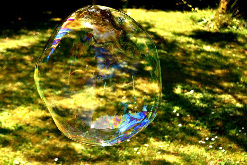 Make soap bubbles wabbelig iridescent photo