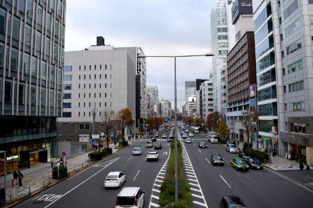 Aoyama street from 青山3丁目 歩道橋, facing towards Shibuya