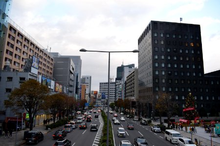 Aoyama street from 青山3丁目 歩道橋, facing towards Gaienmae