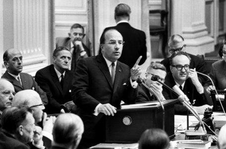 Antwoord regering premier Cals tijdens zijn rede, Bestanddeelnr 918-3122
