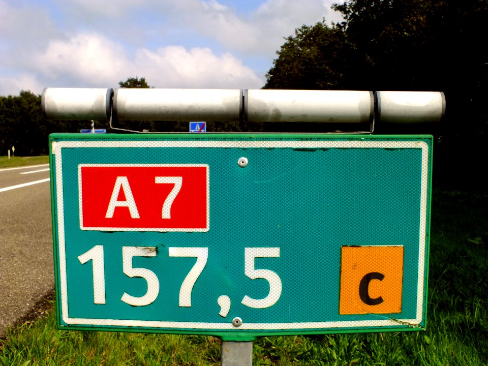 Anti-uilenrol op hectometerbordje