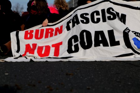 Antifascist protest Dresden 2020-02-15 blockade St. Petersburger Straße 18