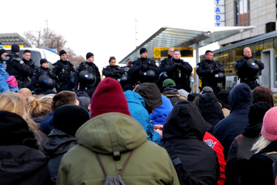 Antifascist protest Dresden 2020-02-15 blockade Waisenhausstraße 01