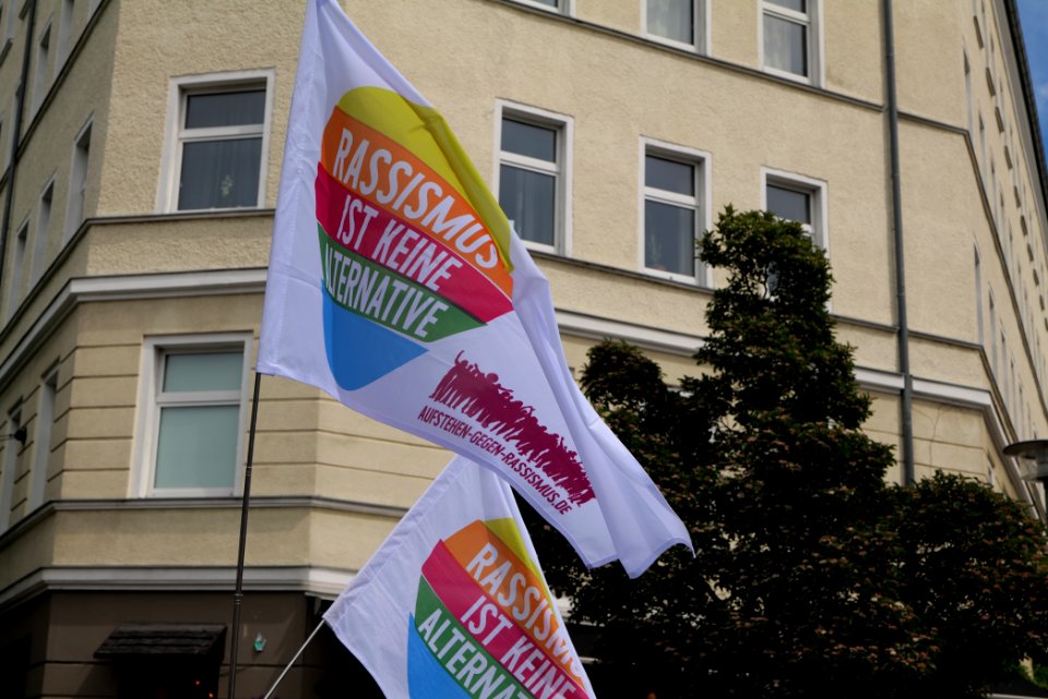 Antifascist protest next to Mauerpark Berlin 2020-05-30 14