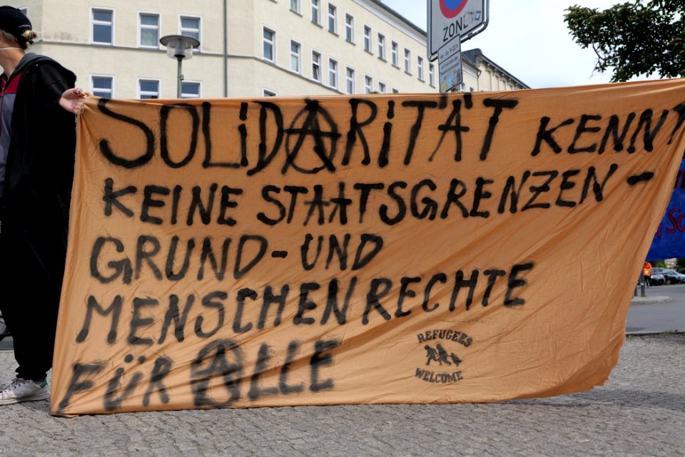 Antifascist protest next to Mauerpark Berlin 2020-05-30 02