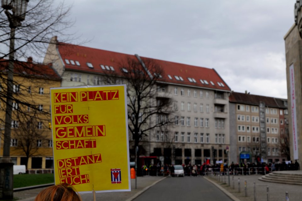 Antifascist protest Berlin Rosa-Luxemburg-Platz 2021-03-28 16