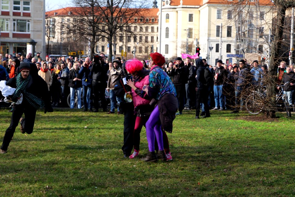 Antifascist protest Dresden 2020-02-15 blockade St. Petersburger Straße 04