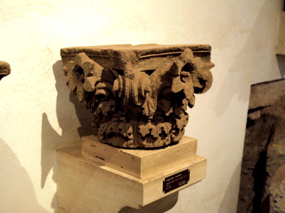 Antiquarium del Palatino, Altare al dio Ignoto pic2-001
