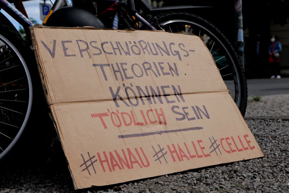 Antifascist protest next to Mauerpark Berlin 2020-05-30 11