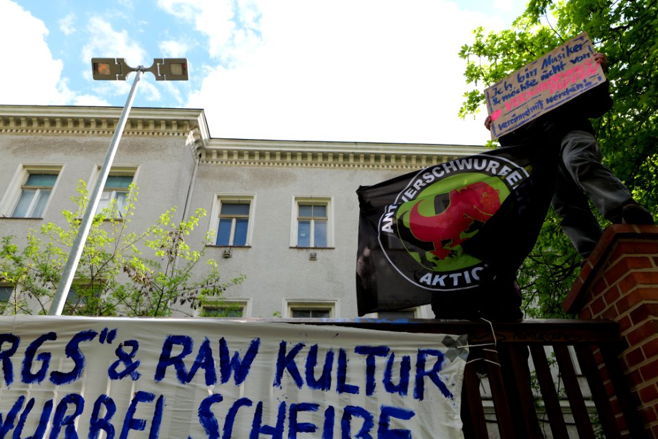 Antifascist protest Revaler Straße Berlin 2021-05-21 14