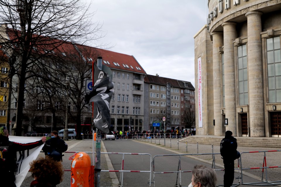 Antifascist protest Berlin Rosa-Luxemburg-Platz 2021-03-28 10