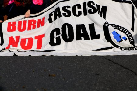 Antifascist protest Dresden 2020-02-15 blockade St. Petersburger Straße 16