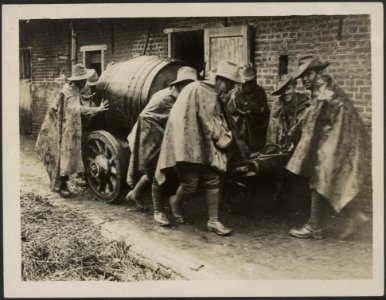ANZACs bringing up a water cart, Bestanddeelnr 158-2332