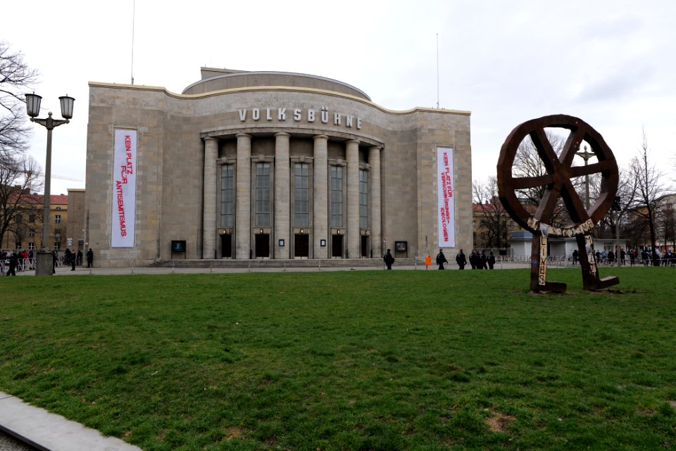 Antifascist protest Berlin Rosa-Luxemburg-Platz 2021-03-28 29