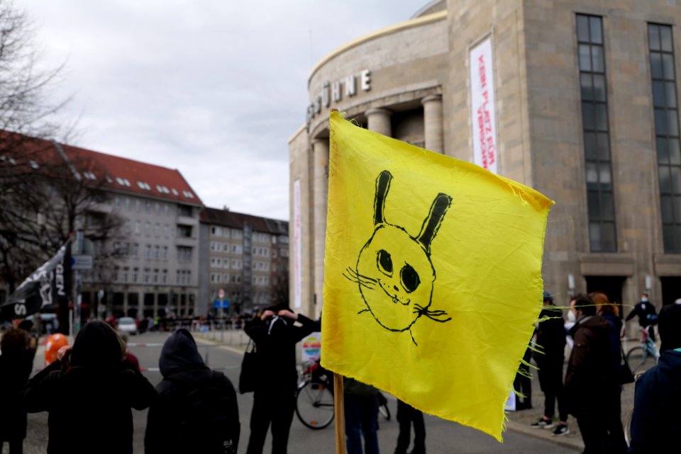 Antifascist protest Berlin Rosa-Luxemburg-Platz 2021-03-28 14