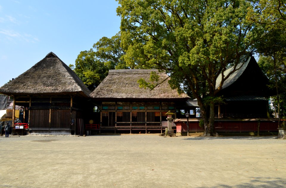 Aoi Aso-jinja, shaden-1