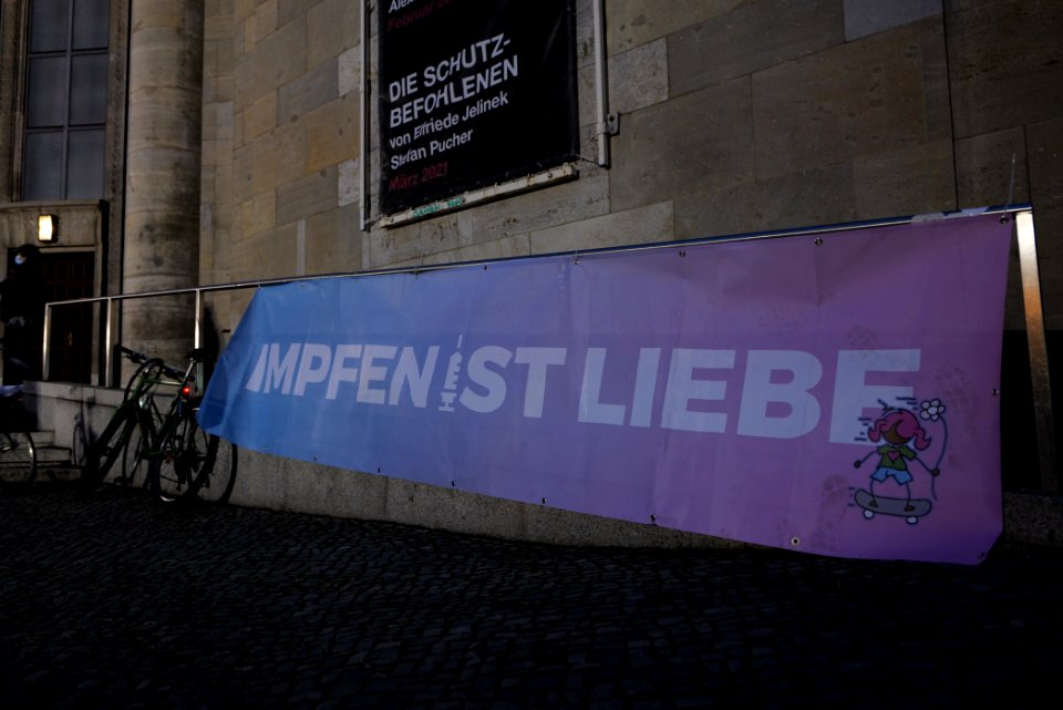 Antifascist protest Rosa-Luxemburg-Platz Berlin 2020-12-30 04