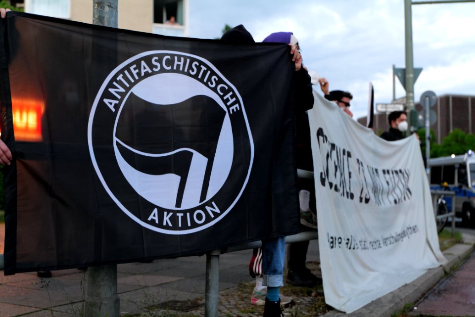 Antifascist protest Theodor-Heuss-Platz Berlin 2021-05-21 04