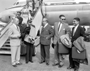 Antilliaanse delegatie op Schiphol Lompe, Jonckheer, Korthals, Iromsquin, Isa, Bestanddeelnr 912-5201