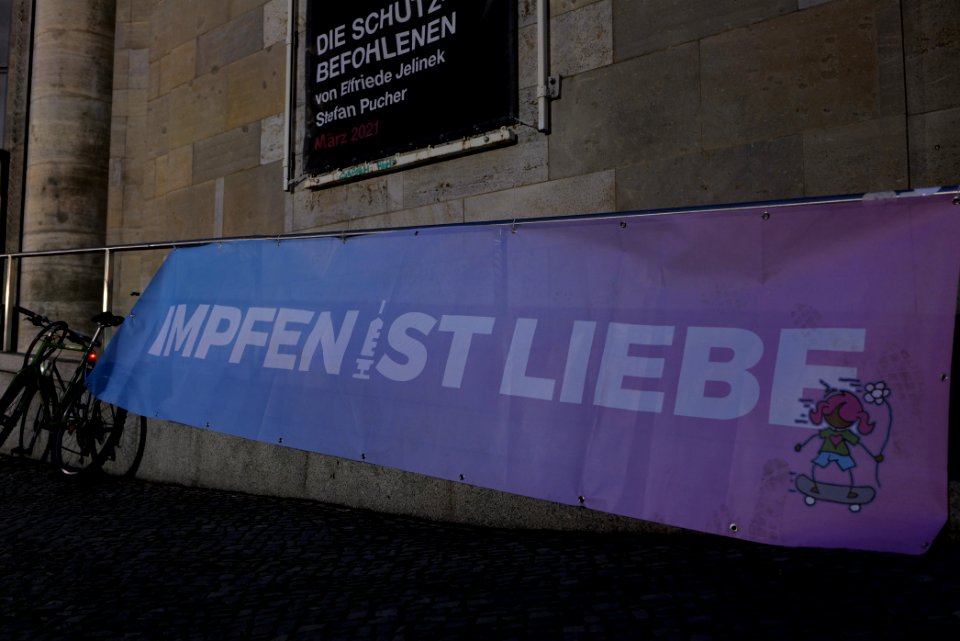 Antifascist protest Rosa-Luxemburg-Platz Berlin 2020-12-30 05