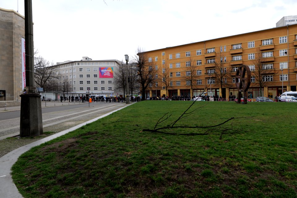 Antifascist protest Berlin Rosa-Luxemburg-Platz 2021-03-28 26
