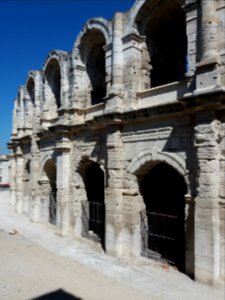 Arènes d'Arles - Arches vues de l'extérieur (5)